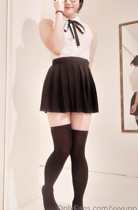 yyyuno model porn picture