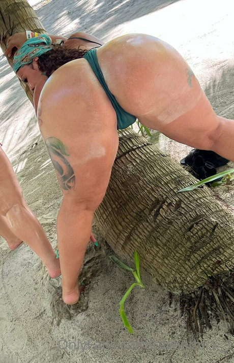 raventhick 1 model sexy photo