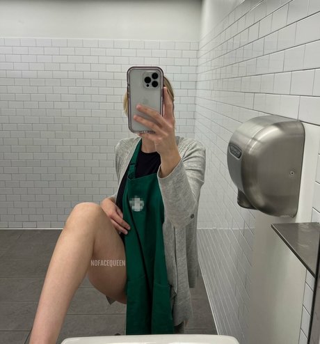 TheNoFaceQueen exclusive model galleries