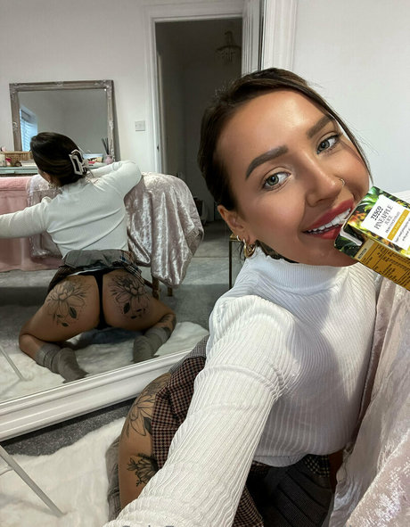 xxxameliarose pornstar pretty image