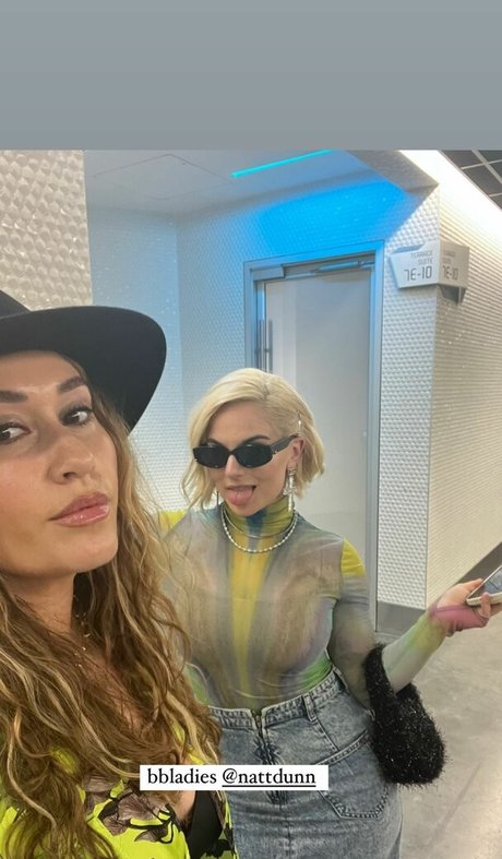 Jojo Levesque sexy star photo