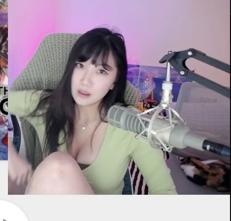 AriaSaki pornstar sexy pic