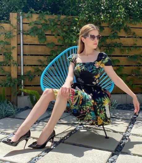 Anna Kendrick pornographic actress pictures