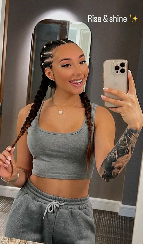 Theegoldenrose sexy star img