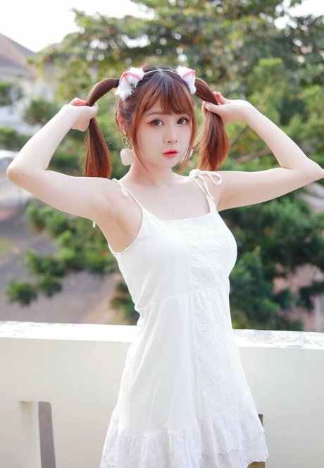 Clarissa Punipun hot model photos