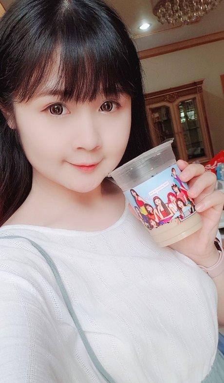 Clarissa Punipun naked pornstar image