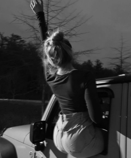 Elsuzannee pornstar adult archive