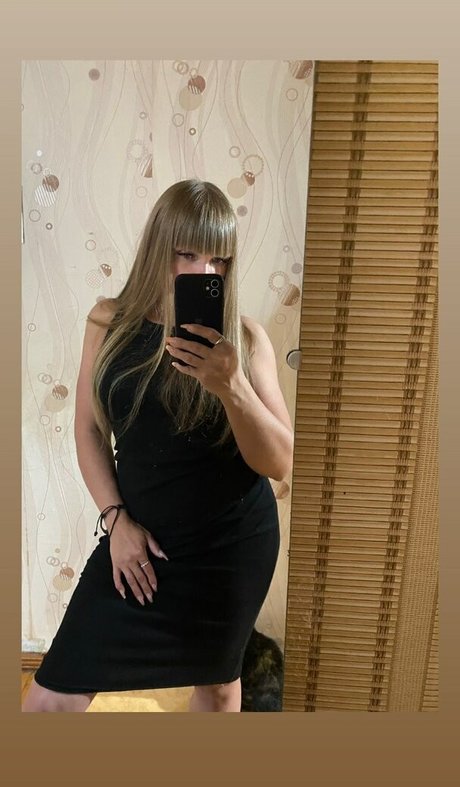 rude in life perfect model pictures