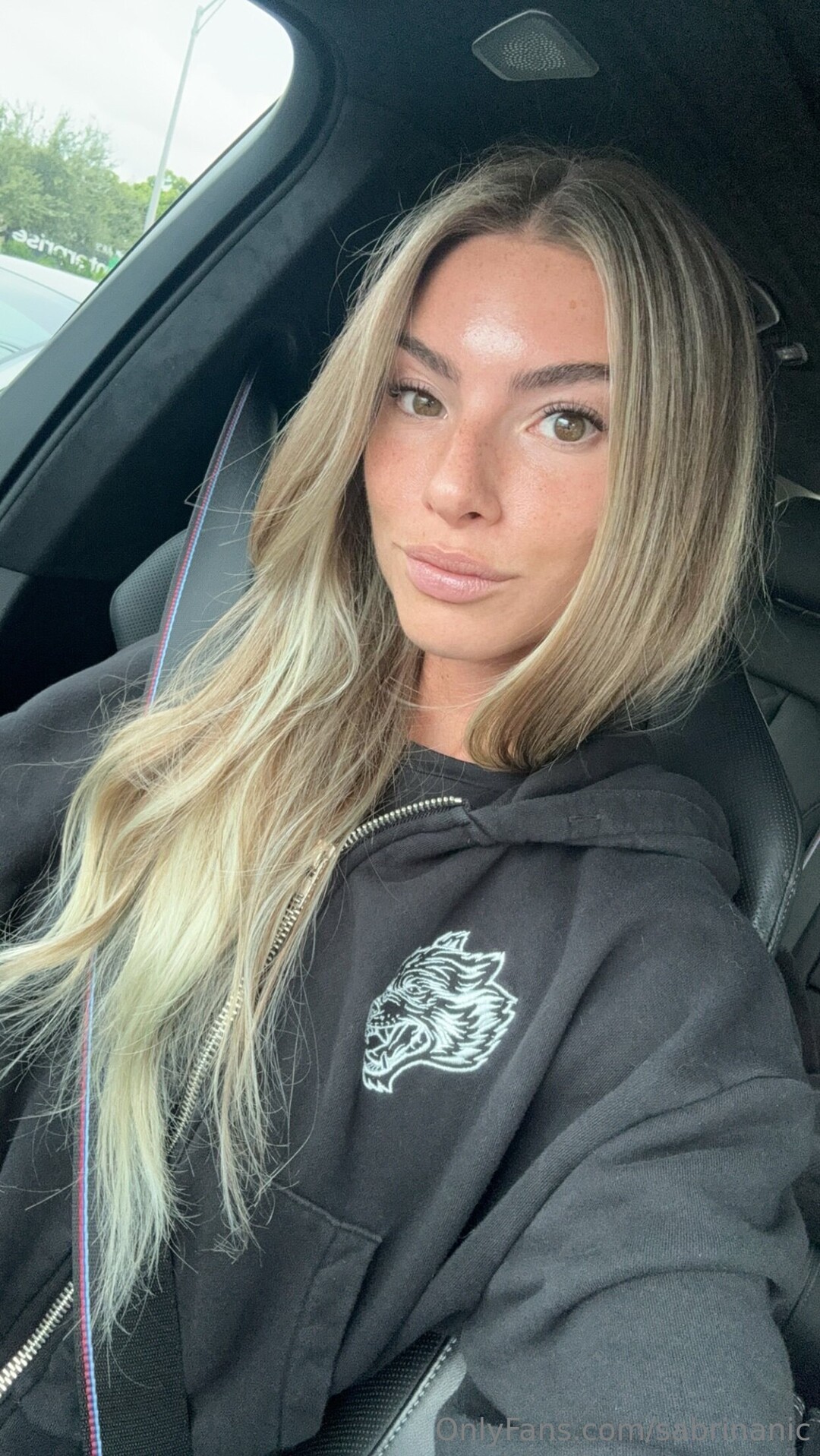 Sabrinanic naked star image