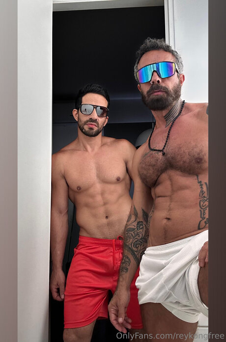 Reykongfree model porn photo