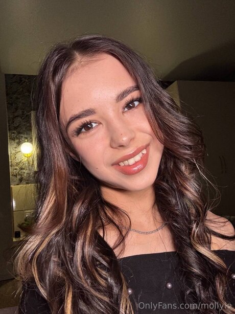 Mollylo pornstar perfect pictures