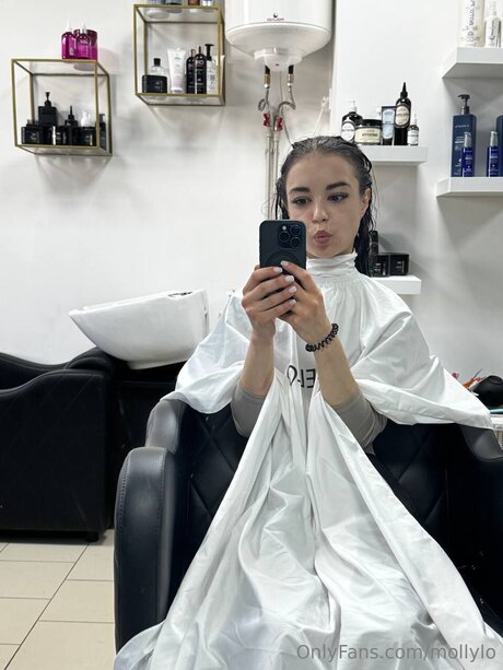 Mollylo star exclusive pics