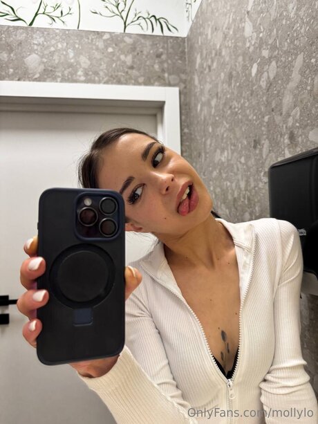 Mollylo nude star galleries
