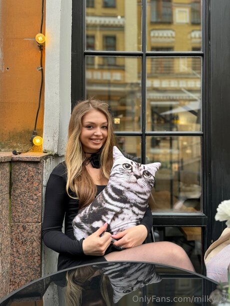 Milky Di perfect star pictures