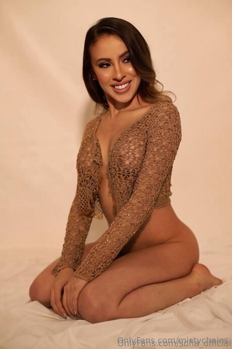 Mistychains pretty model photos