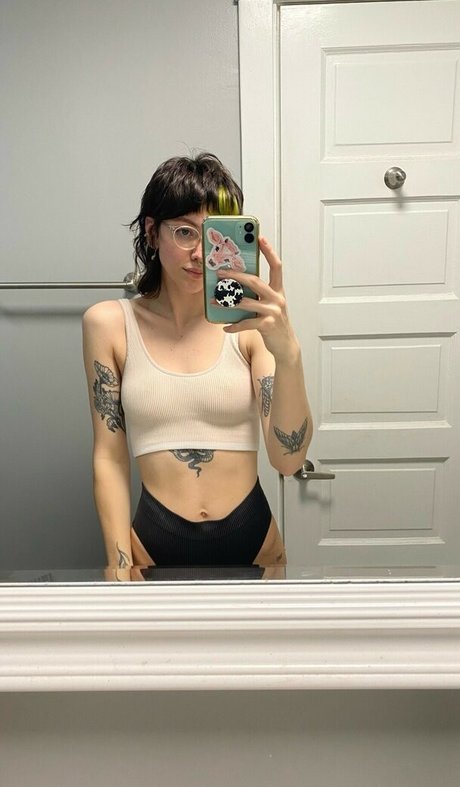 Pleasequietdown pretty model gallery