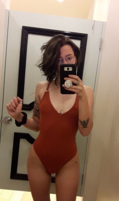 Pleasequietdown erotic model pictures