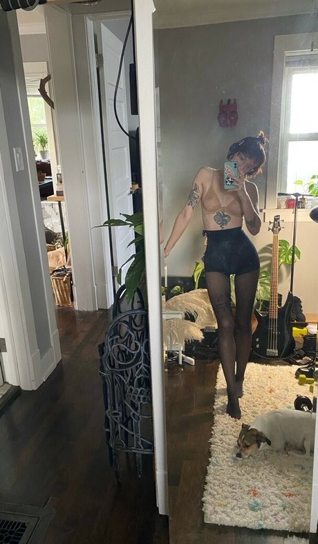 Pleasequietdown pornstar top img