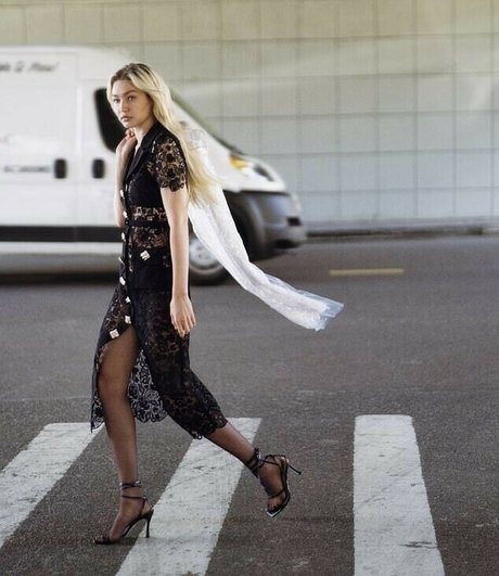 Gigi Hadid star hot images