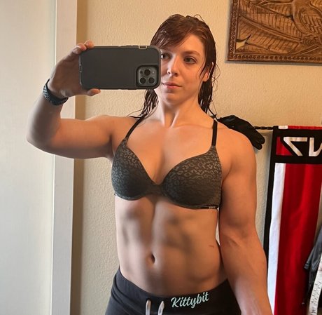 kitty bit games best actress pic