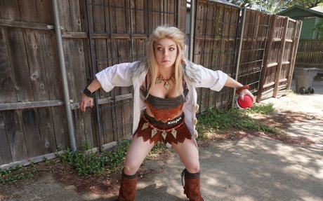 kitty bit games erotic actress pics