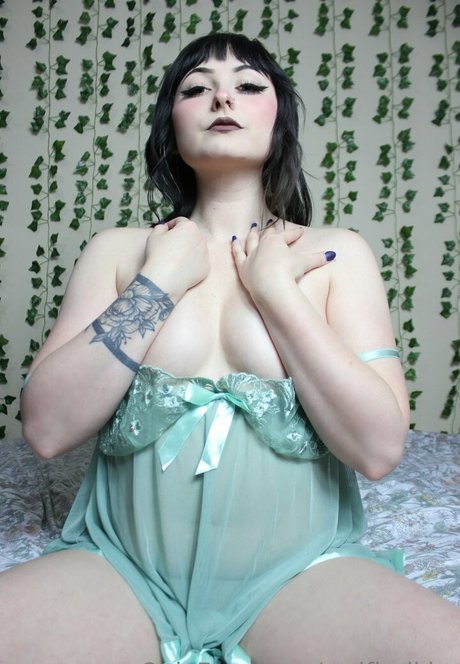 wolfierikku model hot photos