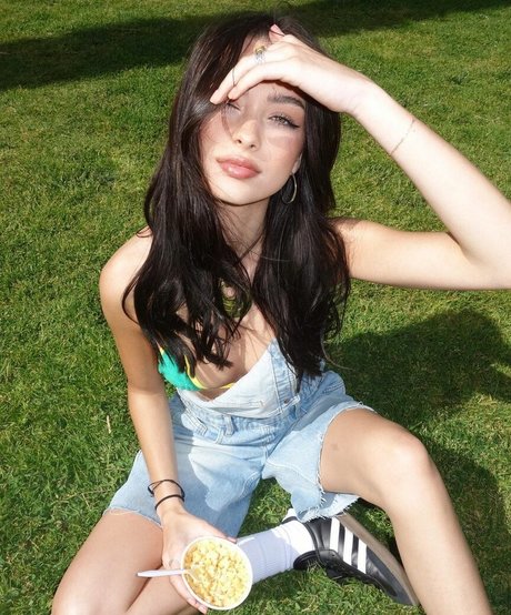 Mishka Chantal Silva model sex photos