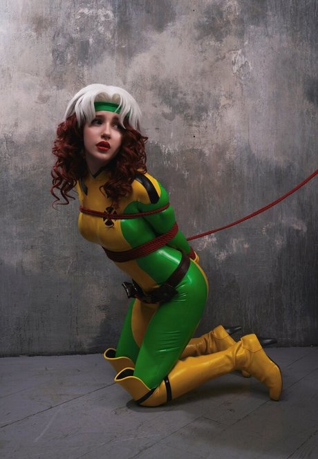 Ulichan erotic model img