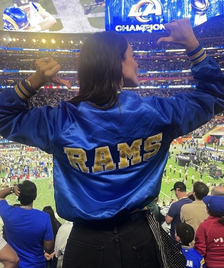 Eiza Gonzalez pornographic model pic