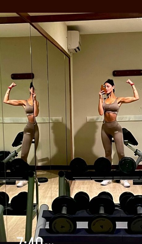 Eiza Gonzalez model sexy img