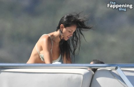 Eiza Gonzalez pretty star photo