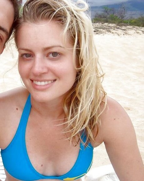Elyse Willems erotic model images