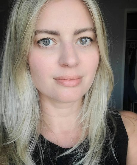 Elyse Willems star hd images