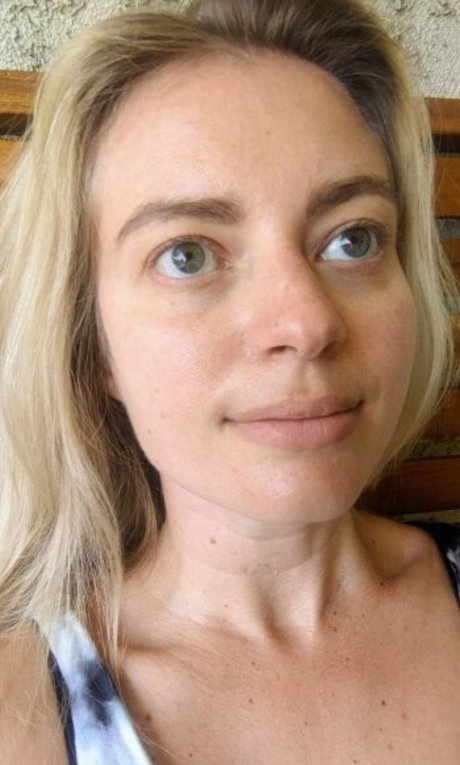 Elyse Willems best actress photo