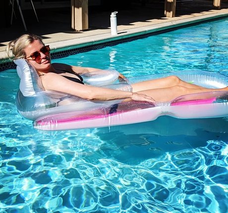 Elyse Willems exclusive star image