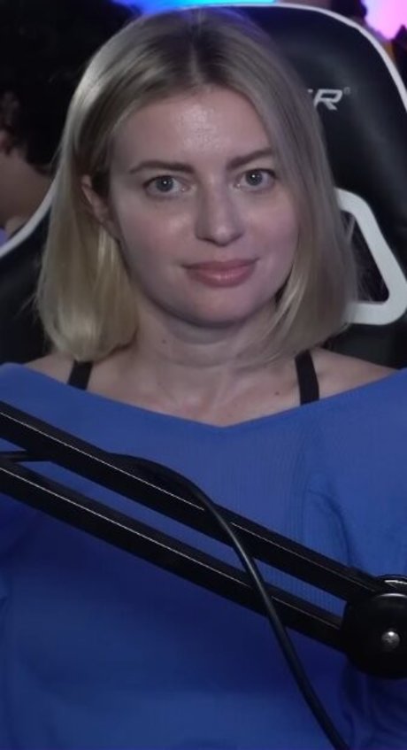 Elyse Willems star pornographic pics