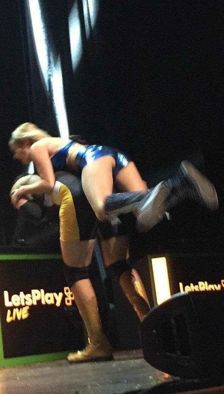 Elyse Willems model free picture