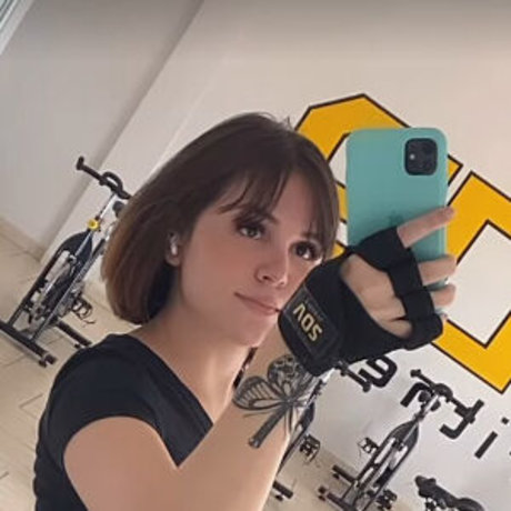 Larissinharp art model pictures