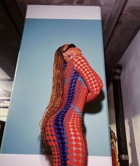 Chloe Bailey erotic model images