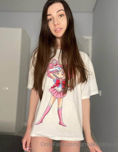 Petite Doll model nice pics