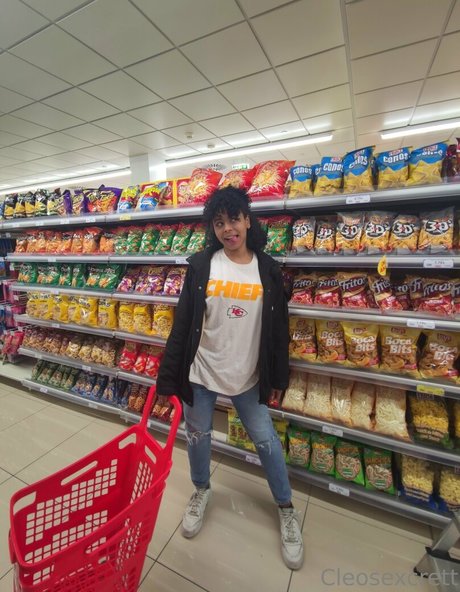 pregnant asian onlyfans top photo