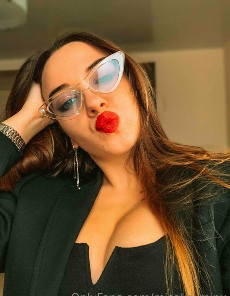 lustevelyn erotic model photo