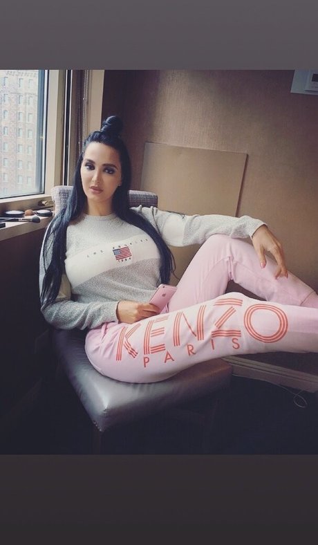 amyanderssen sexy actress archive