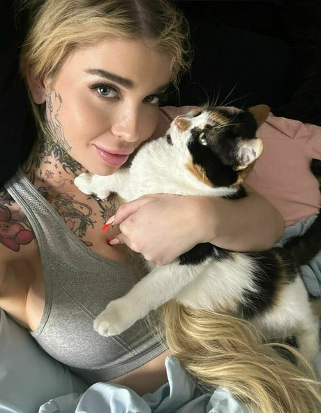 blonde tits onlyfans erotic pics