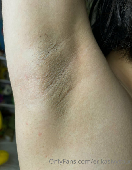 erikasvenusaur nude star pic