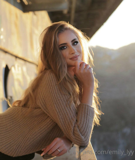 emily lyy model free img