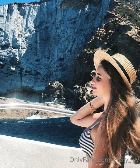 emily lyy hd pornstar archive