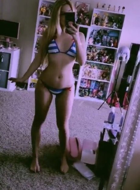 Everyday Harleyquinn hot star image