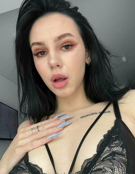 adelebee porn model image