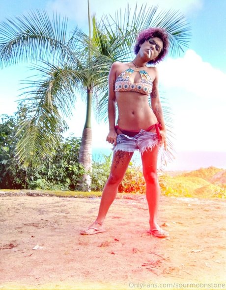 sourmoonstone art model pics